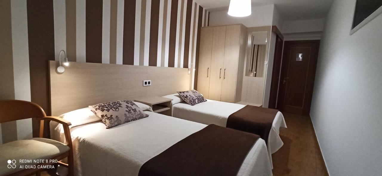 פיניסטרה Hostal Rivas מראה חיצוני תמונה